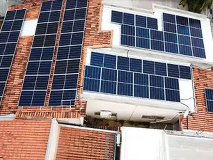 Sistema fotovoltaico instalado em residência de Palmas